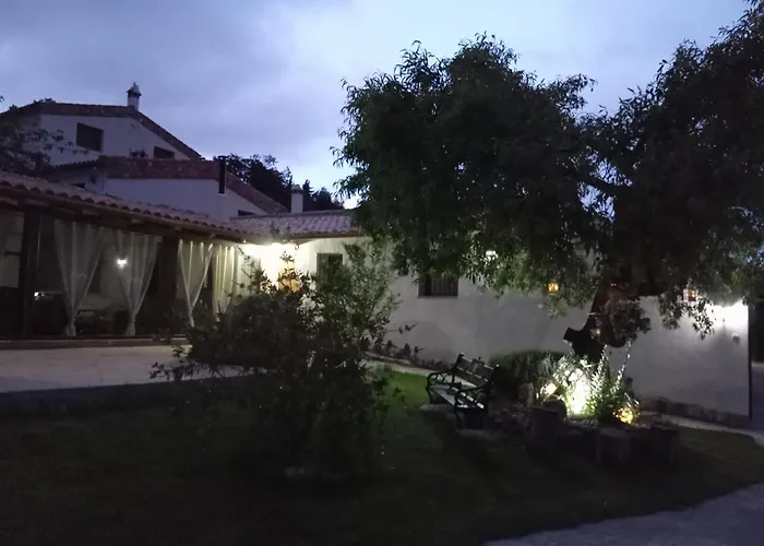 ENTRESIERRAS Apartamentos rurales con chimenea, barbacoa y espacio para eventos Cazorla